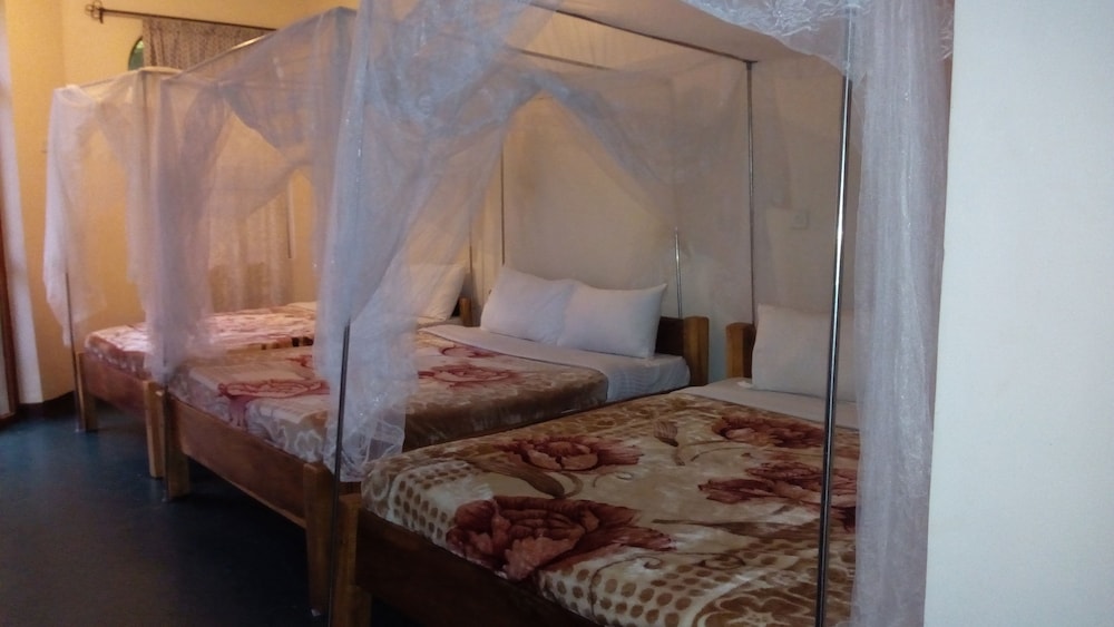 Standard Triple Room, Multiple Beds, Smoking