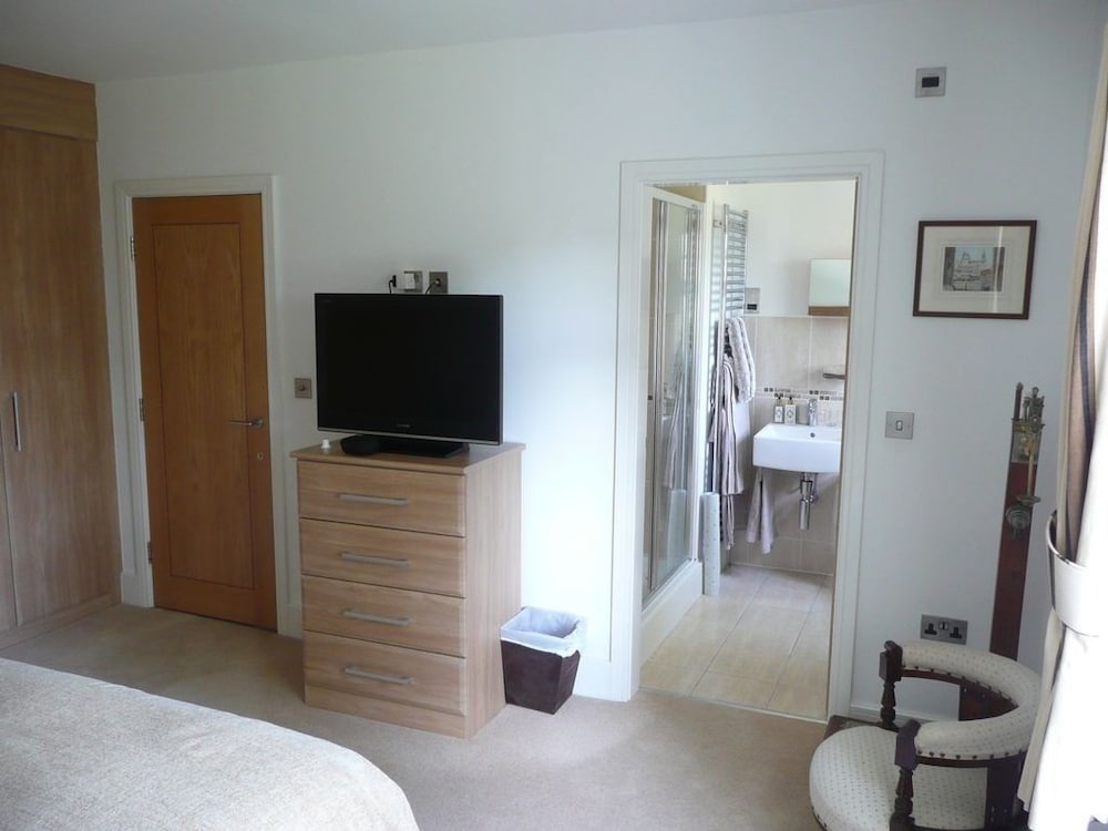 Deluxe Double Room (With Shower) photo 2