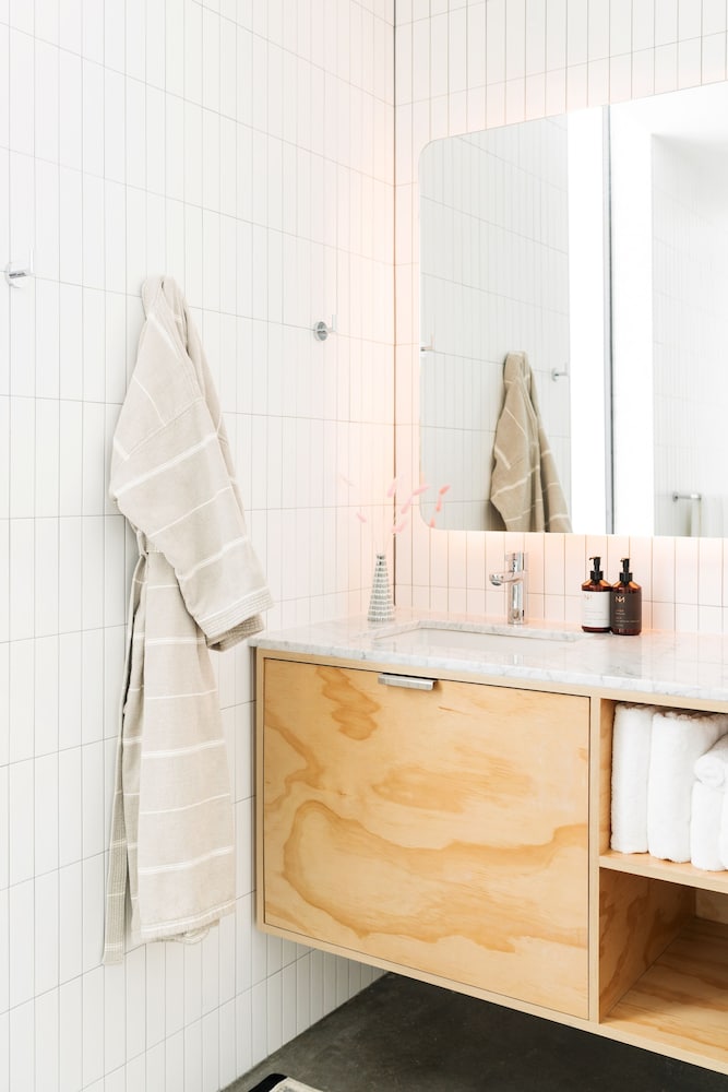Double Room, Roll-in Shower - Photo 4