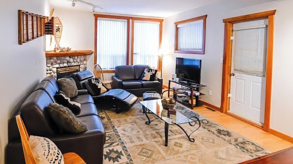 Polar Peak Chalet #15 photo 3