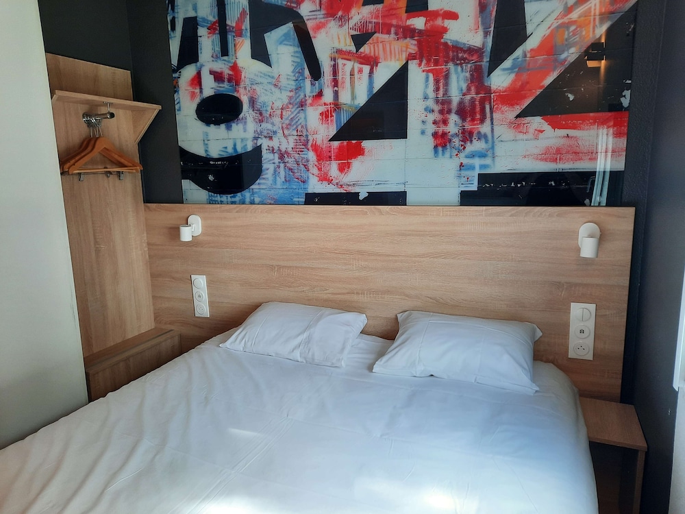 Standard Room, 1 Double Bed - Photo 20