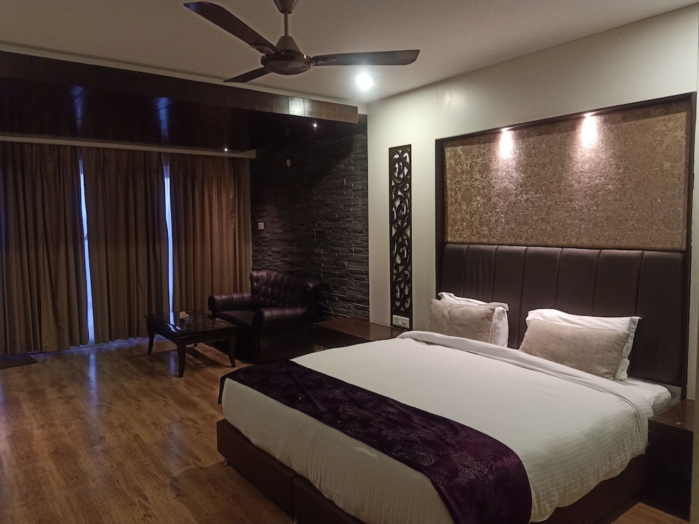 Club Room, 1 Large Twin Bed, Non Smoking photo 1