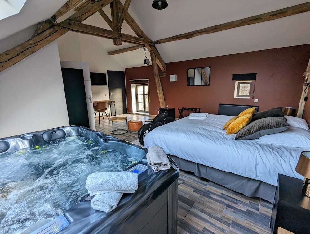 Executive Room, Hot Tub photo 3