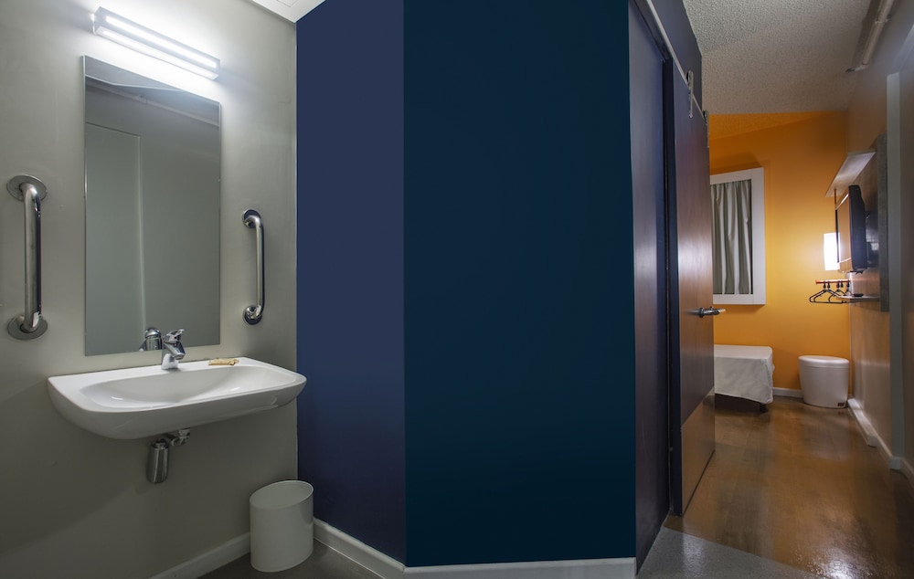 Standard Room, 2 Twin Beds, Accessible photo 2