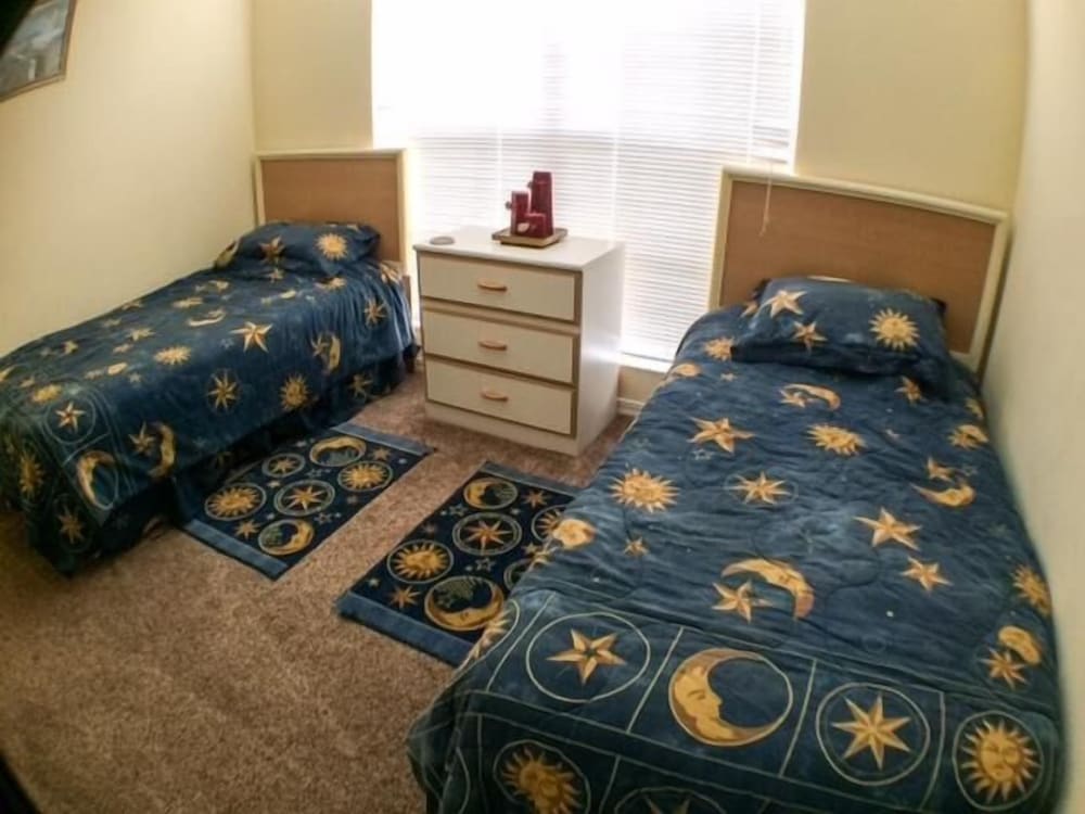 Apartment photo 2
