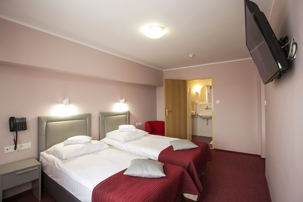 Superior Suite, Multiple Beds, Non Smoking photo 1