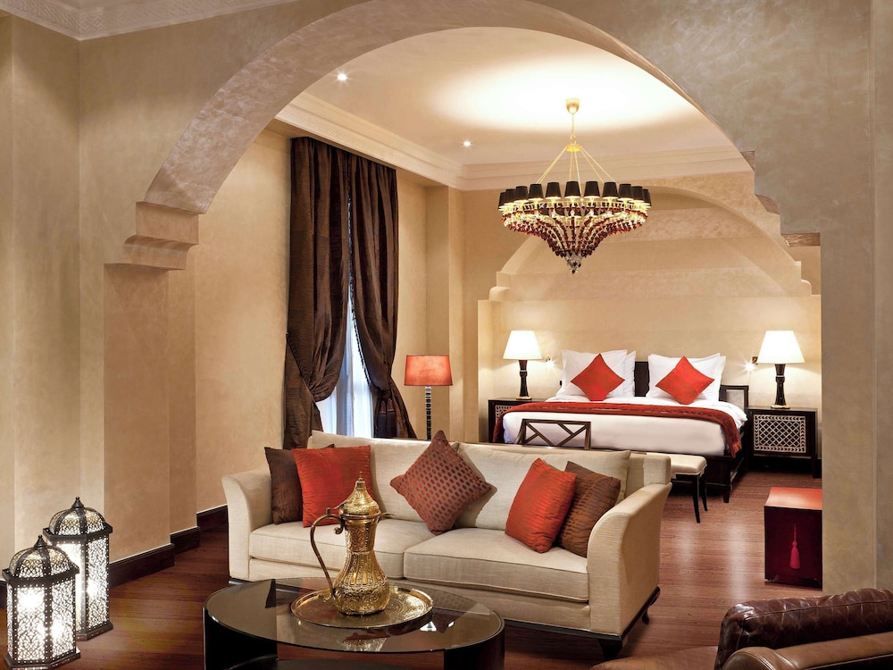 Palace Luxury Room, 1 King Bed, Garden View - Photo 5