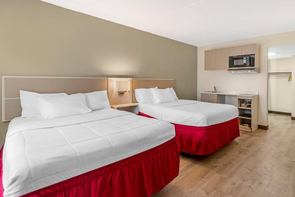 Standard Room, 2 Queen Beds, Non Smoking photo 2