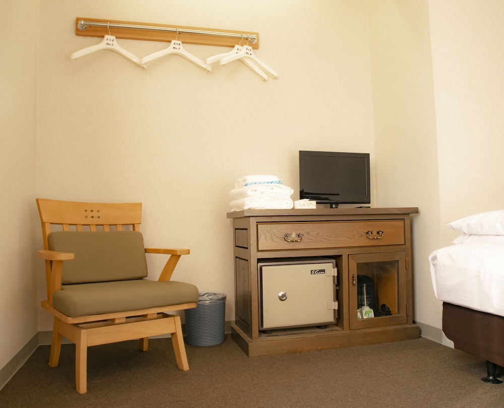 Classic with Two Twin Beds and 2 Adults Occupancy (Non Smoking) photo 2