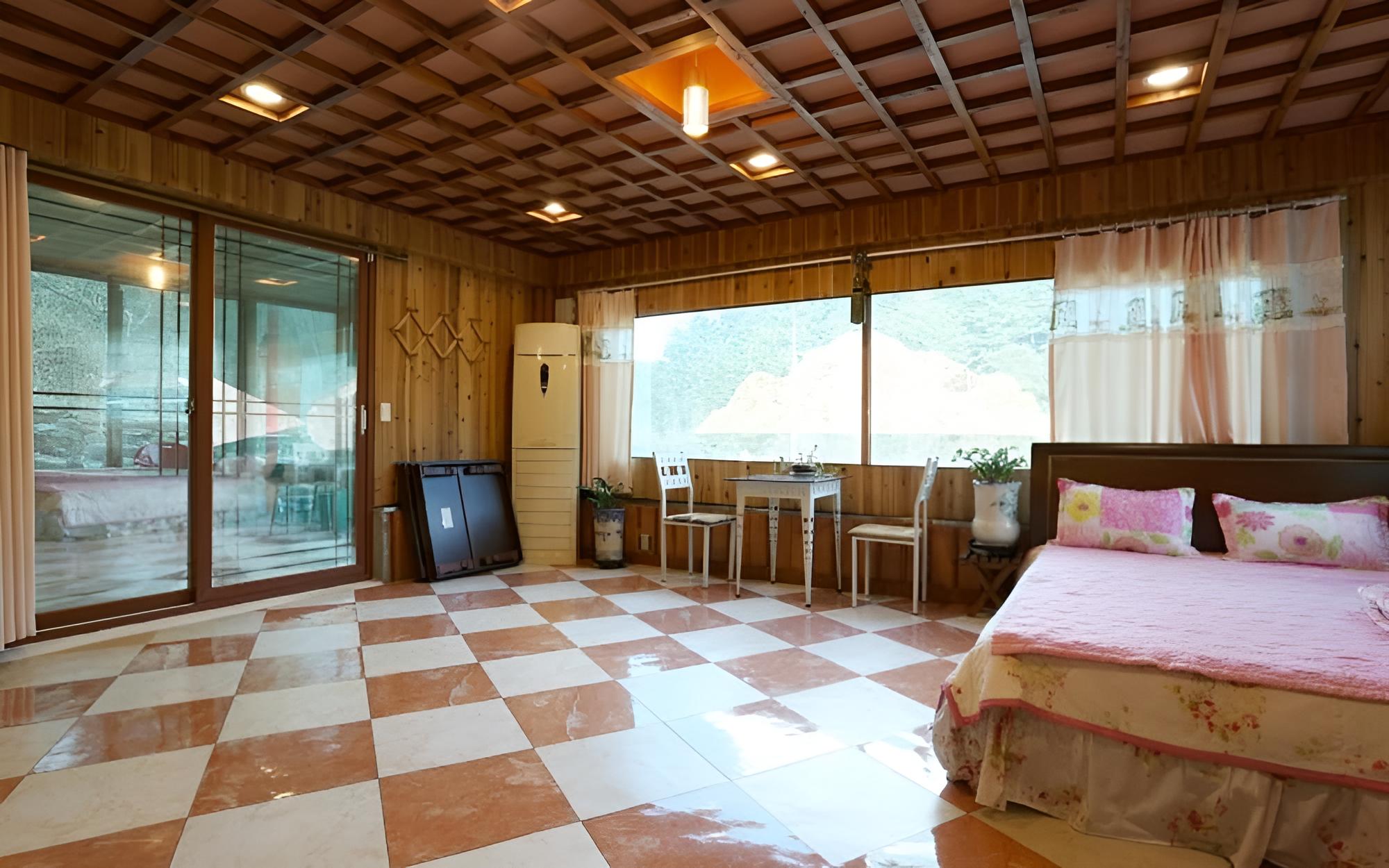 Room (Vitamin) - Photo 2
