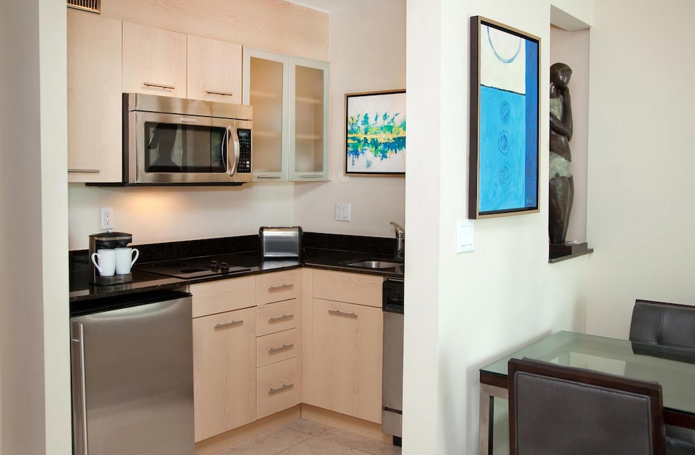 Suite, 2 Queen Beds, Balcony, Ocean-Intracoastal View - Photo 2