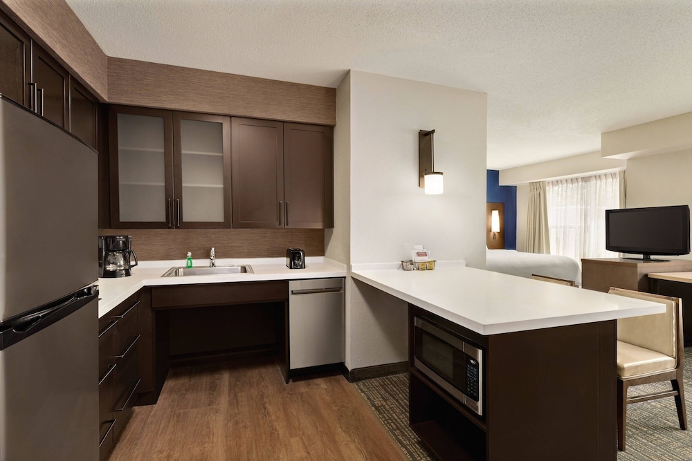 Suite, 1 Bedroom - Photo 4