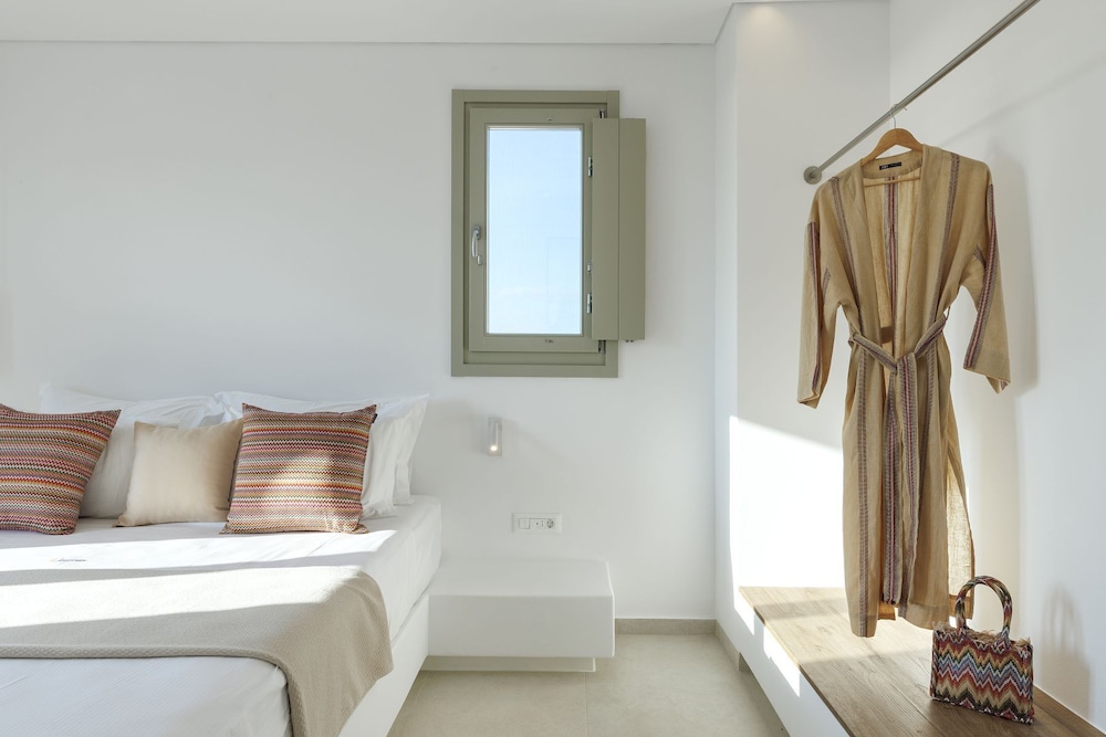 Superior Suite, Multiple Beds, Hot Tub, Sea View photo 3