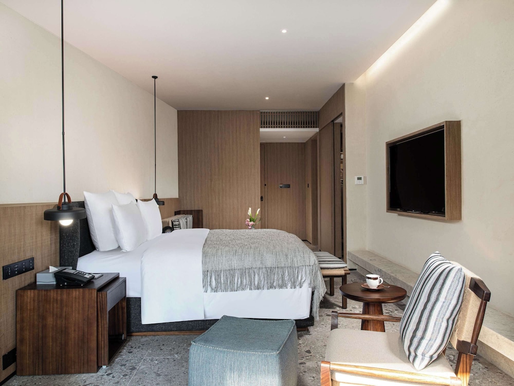 Executive King Bed Room - Photo 3