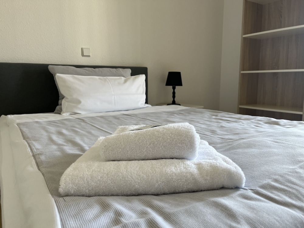 Business Studio (French Bed 1,40 m x 2 m) photo 1