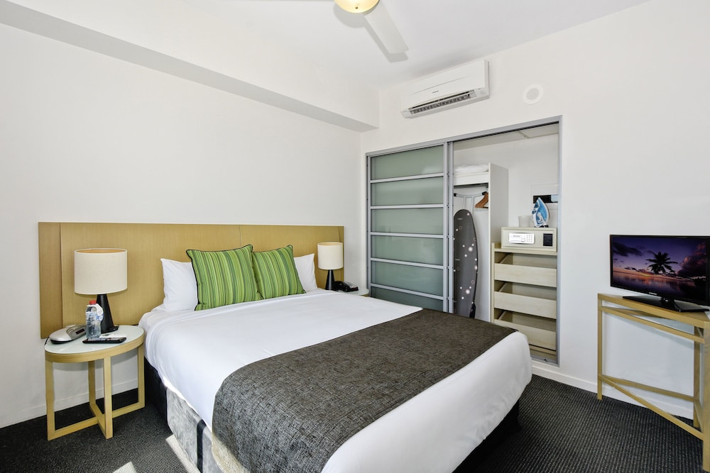 1 Bedroom City View Apartment - Photo 3