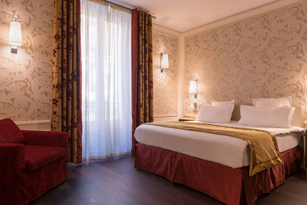 Superior Triple Room photo 2