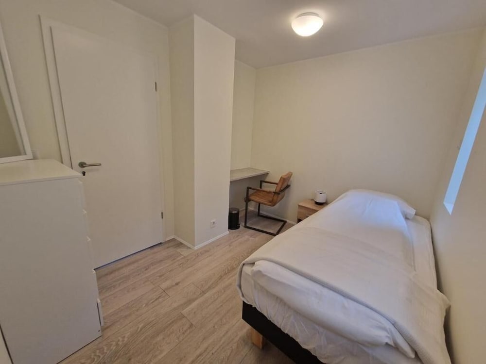 Basic Single Room photo 2