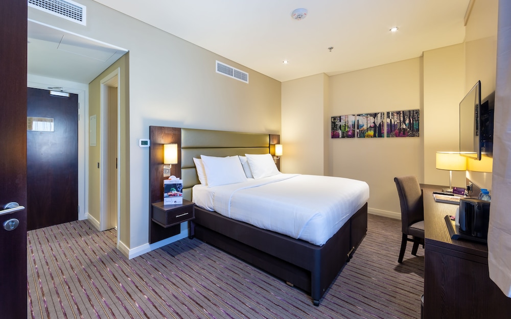Double Room, Non Smoking (FREE Airport Shuttle ) - Photo 6