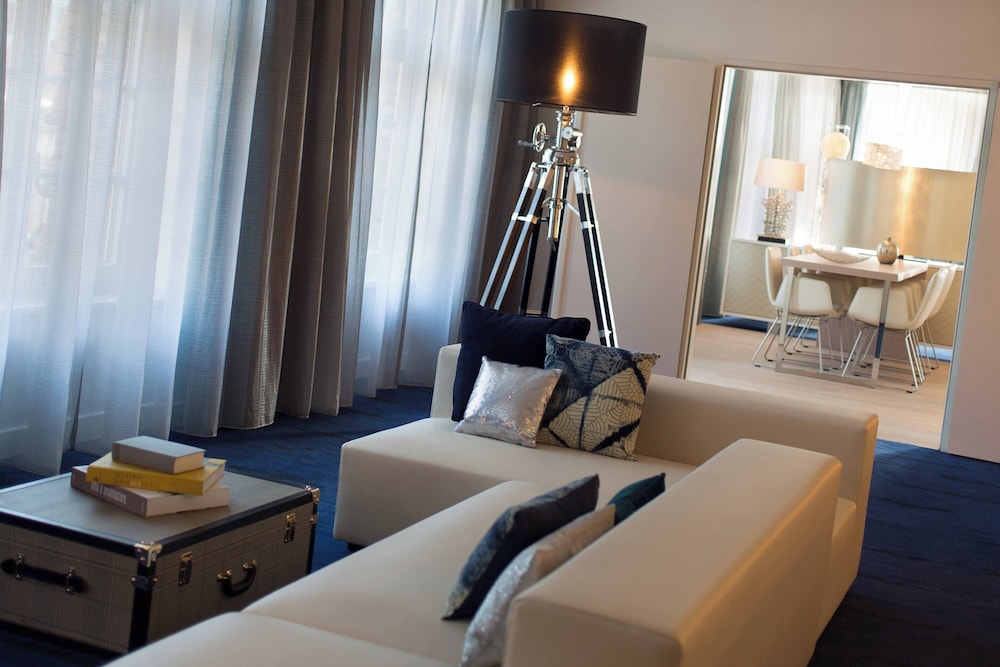 Suite, 2 Bedrooms, City View thumbnail 5
