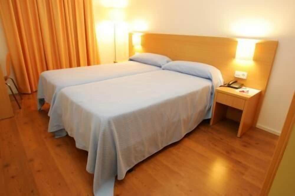 Twin Room, 2 Twin Beds - Photo 2