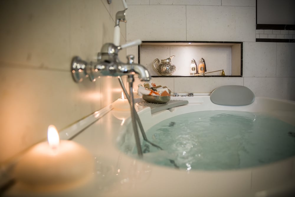 Superior Double or Twin Room - Photo 8