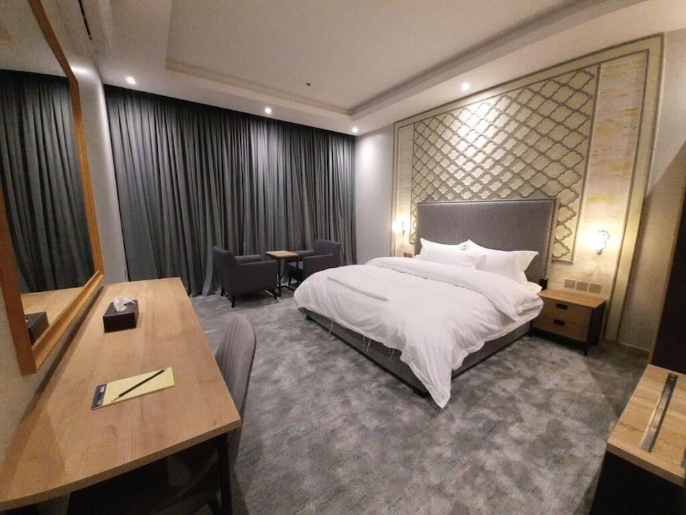 Deluxe Suite