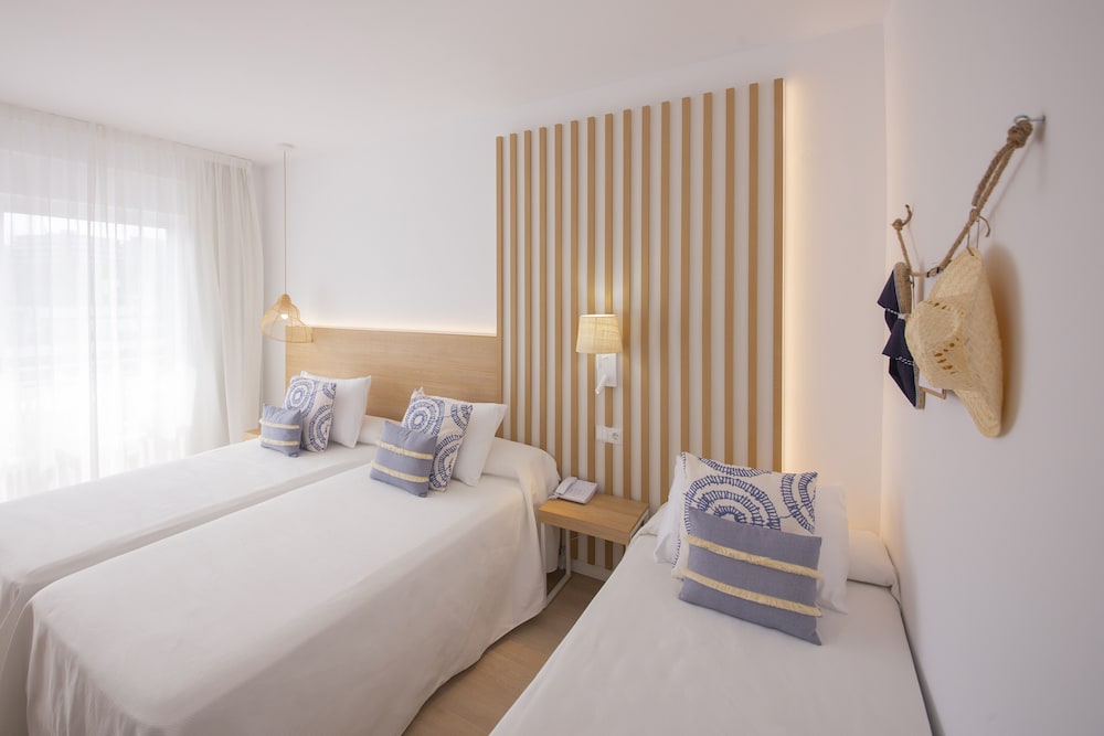 Triple Room, Sea View (3 Adults) - Photo 5