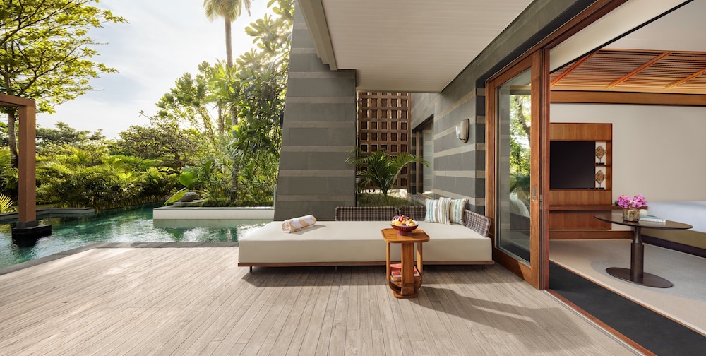 Studio Suite, 1 King Bed, Accessible (Lagoon Access)