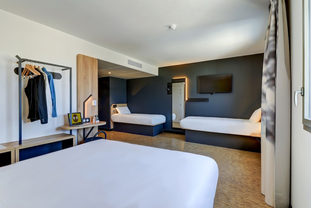 Quadruple Room, Non Smoking - Photo 8