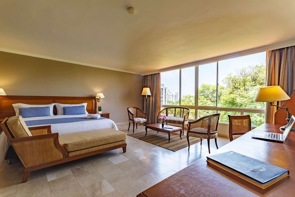 Studio Suite, 1 King Bed, Non Smoking - Photo 8