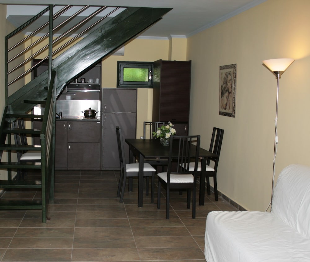 Apartment (Split Level) photo 3