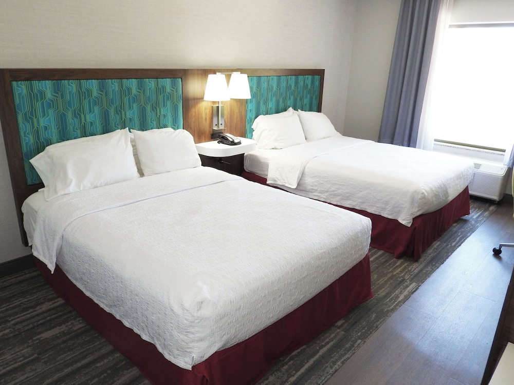 Suite, 2 Queen Beds, Accessible, Bathtub (Mobility & Hearing) - Photo 2