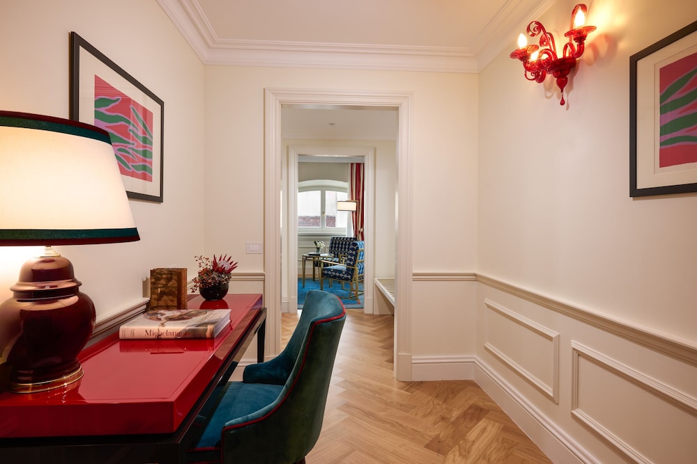 Junior Room (Suite)