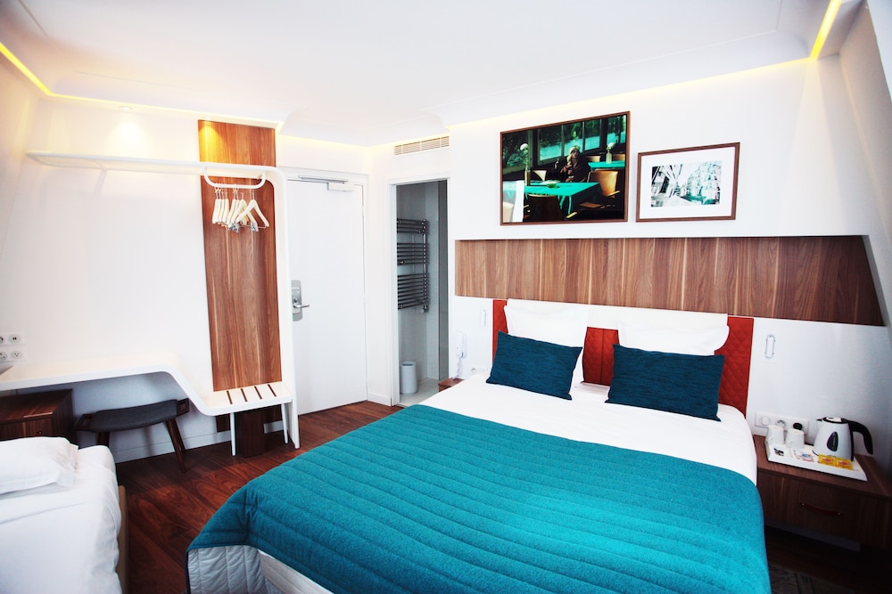 Deluxe Room, Eiffel view photo 2