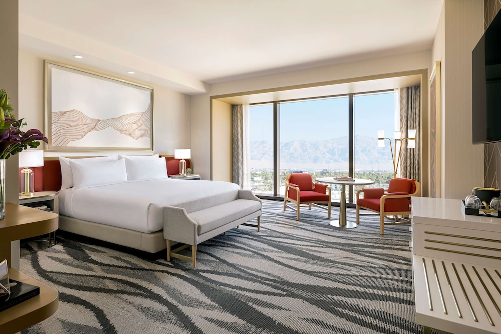 Premium Room, 1 King Bed, City View - Photo 1
