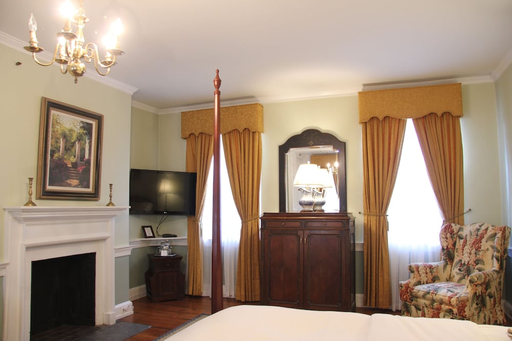Luxury Room 301 Main House