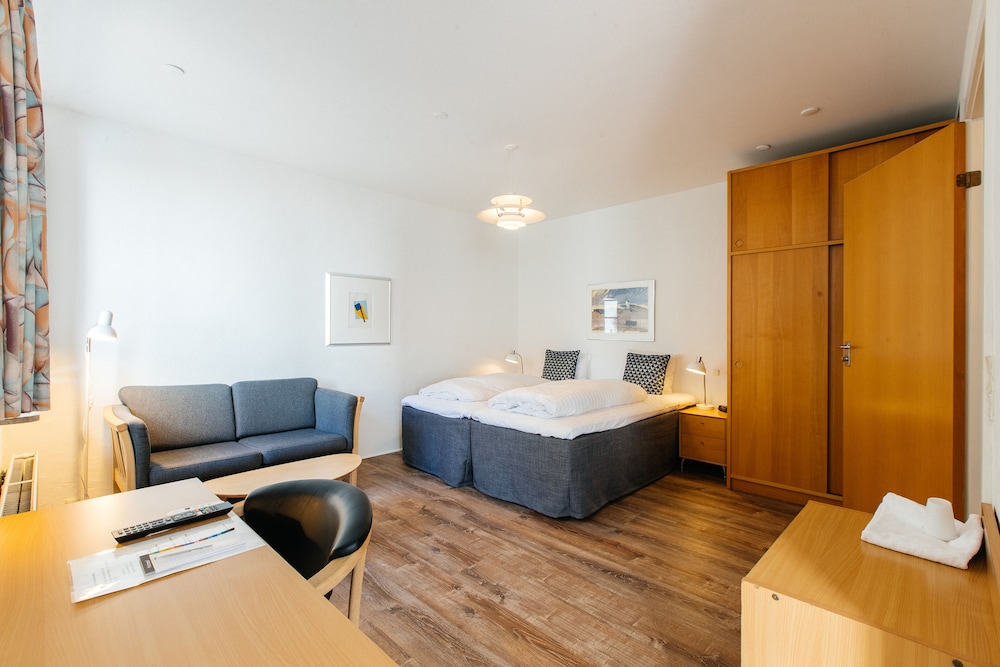 Business Room, Kitchenette
