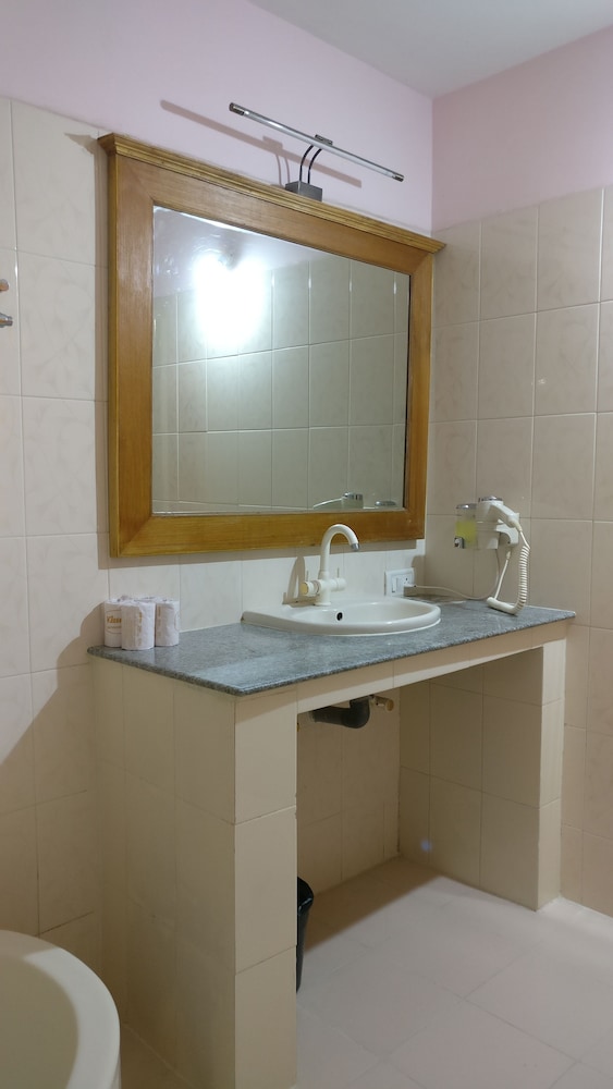 Standard Room, 1 Bedroom, Non Smoking photo 2