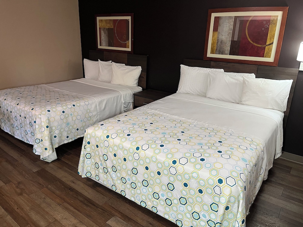 Suite, 2 Queen Beds, Smoking