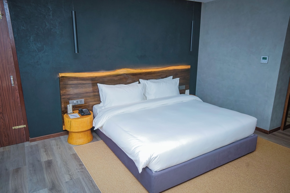Deluxe Double Room, 1 Bedroom - Photo 12