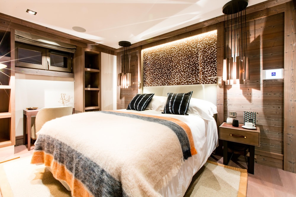 Two-Bedroom Apartments with Courtyard View photo 1