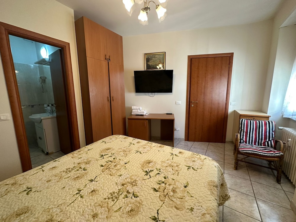 Basic Double Room