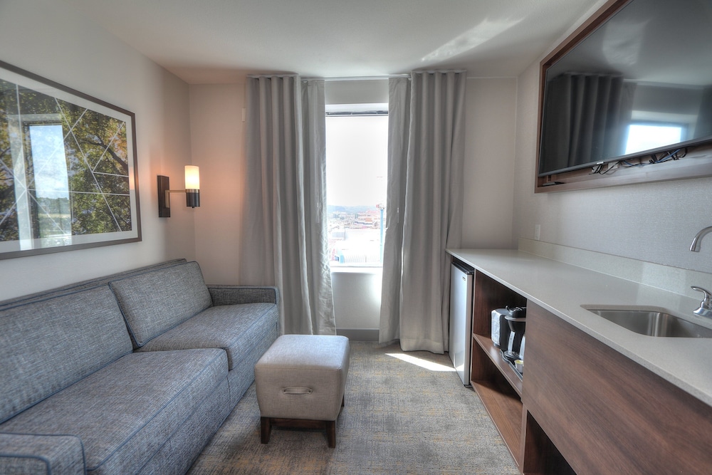 Suite, 1 Bedroom, Fireplace, River View (Top Floor) - Photo 3