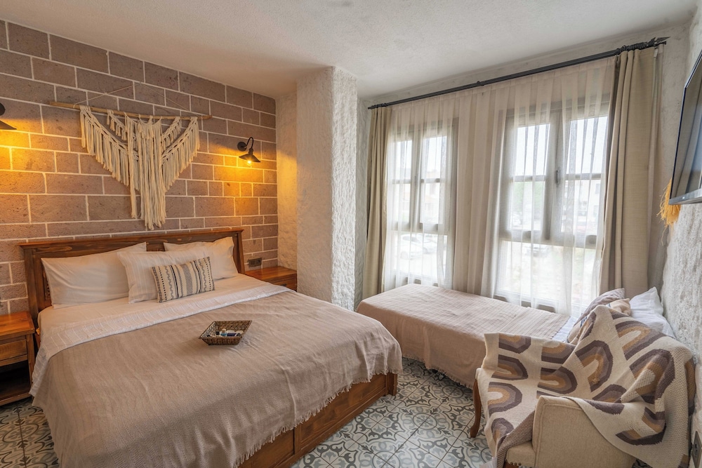 Standard Triple Room photo 2