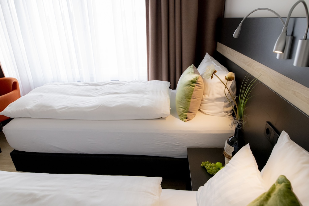 Double or Twin Room, Private Bathroom