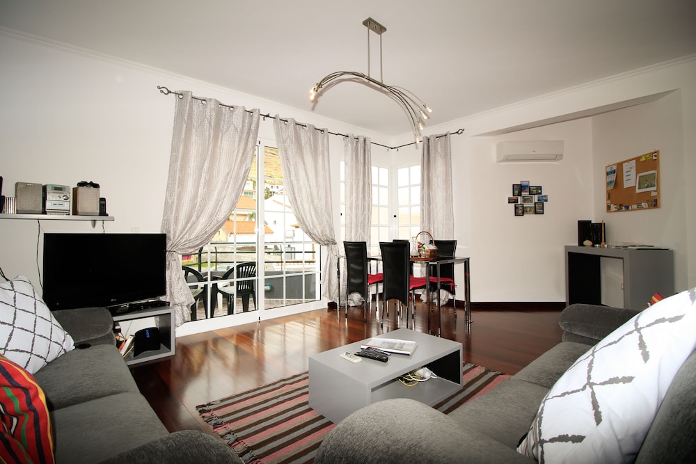Apartment, 3 Bedrooms, City View, Beachfront photo 2