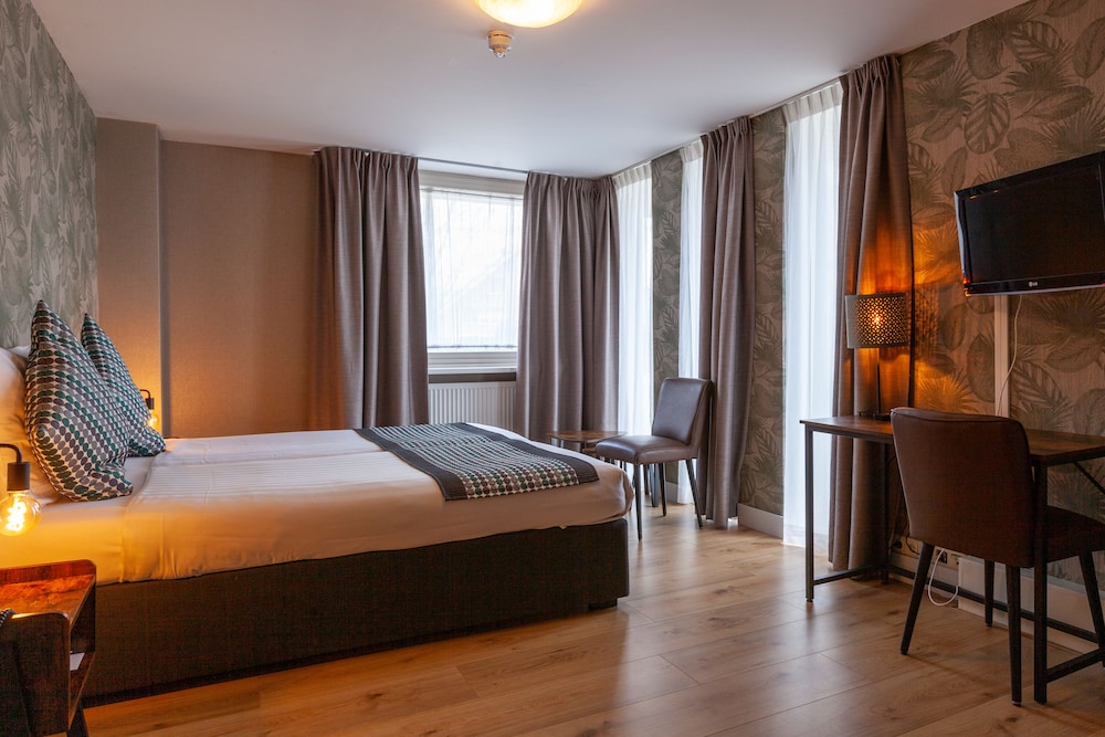Business Room, 2 Twin Beds, Non Smoking - Photo 3