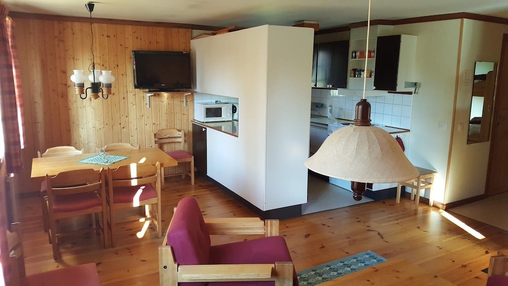 Cabin (Sheets, towels, cleaning not included) photo 2