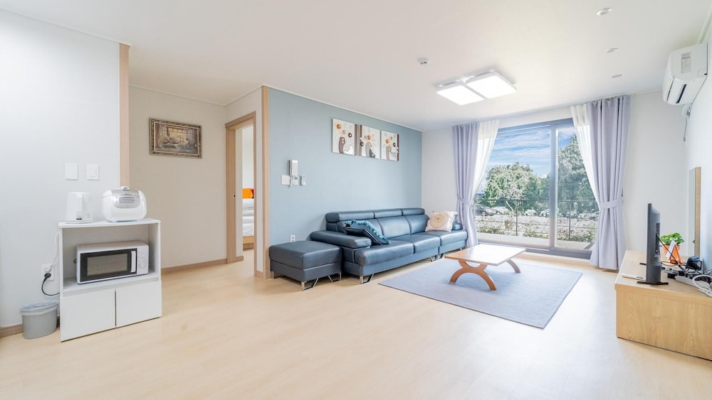 Basic Room, 2 Bedrooms (102ho)